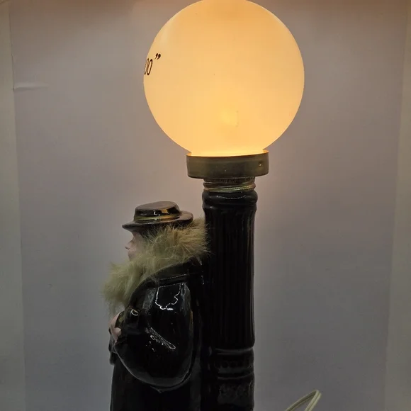 Rare Vintage Enesco Japan Lighted Pub Skidoo Sign Ceramic Lamp Post Musician - Picture 12 of 16